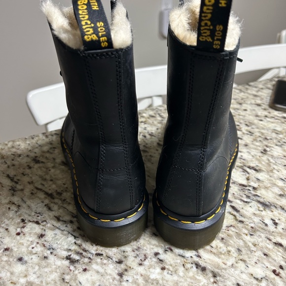 Dr. martens 1460 Serena fur lined lace up boots - size 9 - Picture 3 of 7